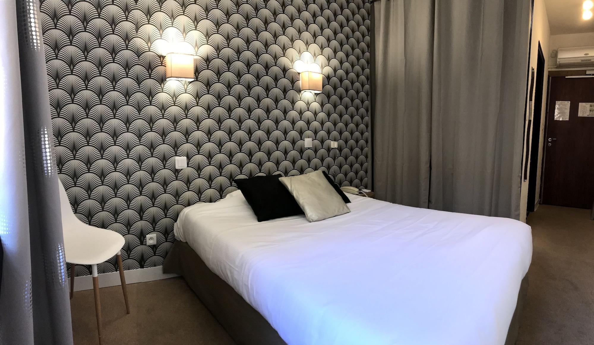 De La Loge Hotel 3*