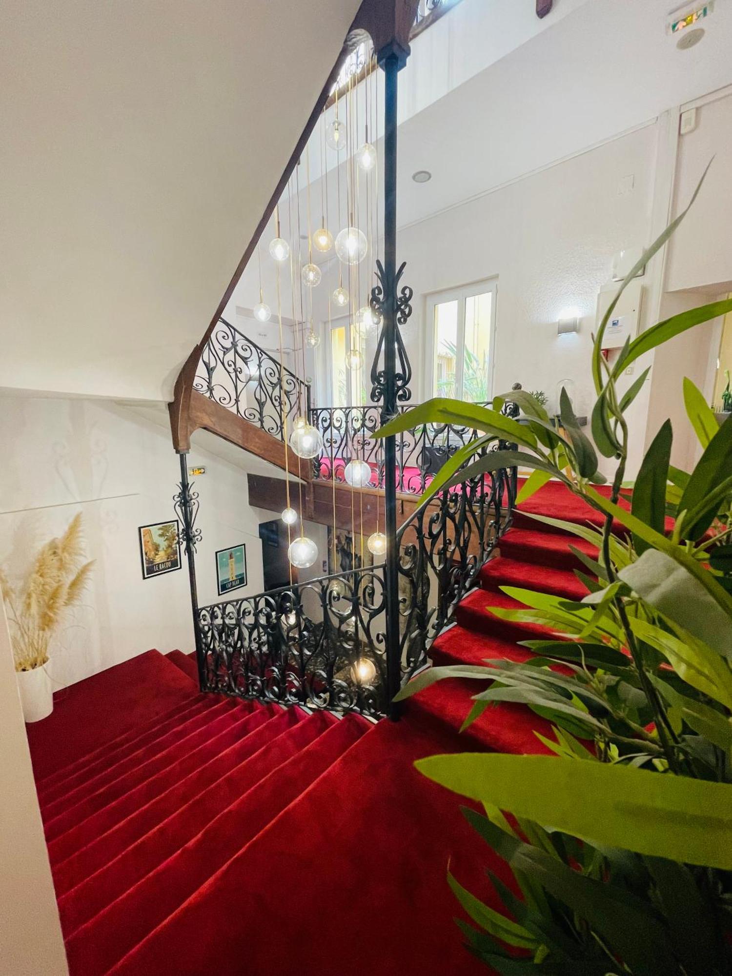 De La Loge 3*